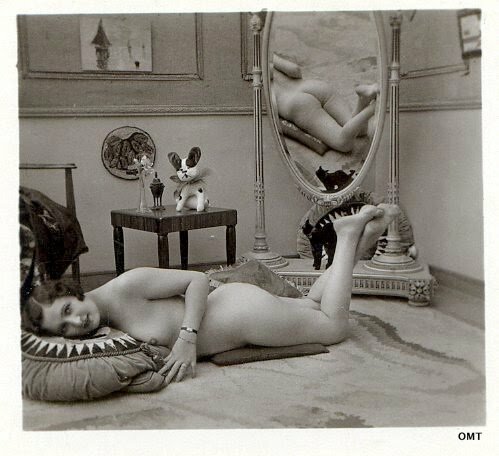 Julian Mandel, Nu allongé dans le boudoir, 1930’s